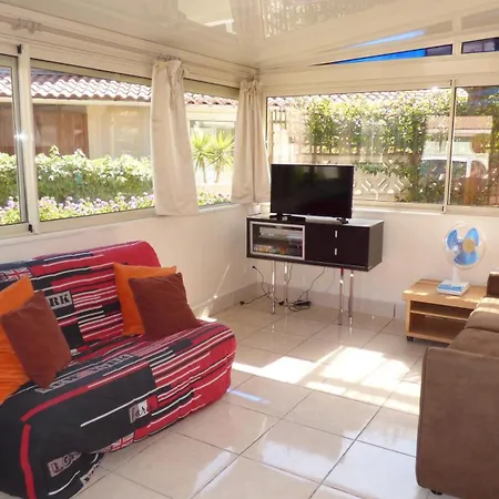 Apartamento T5, Climatisée, Solarium Et Garage *