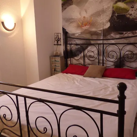 Apartamento T5, Climatisée, Solarium Et Garage