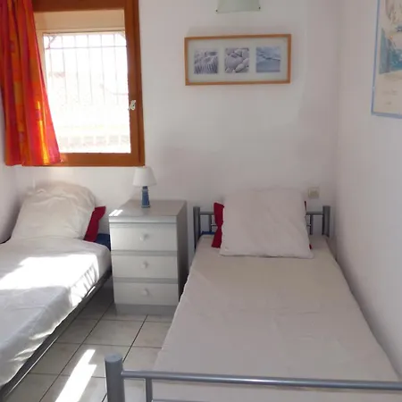 Apartamento T5, Climatisée, Solarium Et Garage *
